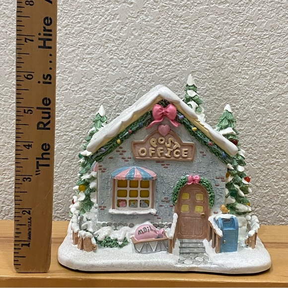 2001 Hawthorne Village Precious Moments HOLLY DAY GREETINGS POST OFFICE Lighted - Picture 5 of 16